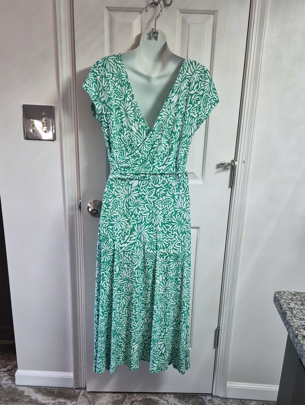 Chadwicks Green and White Floral V-Neck Midi Dress - Picture 2 of 5
